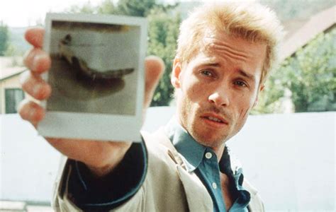 what happened in the movie memento